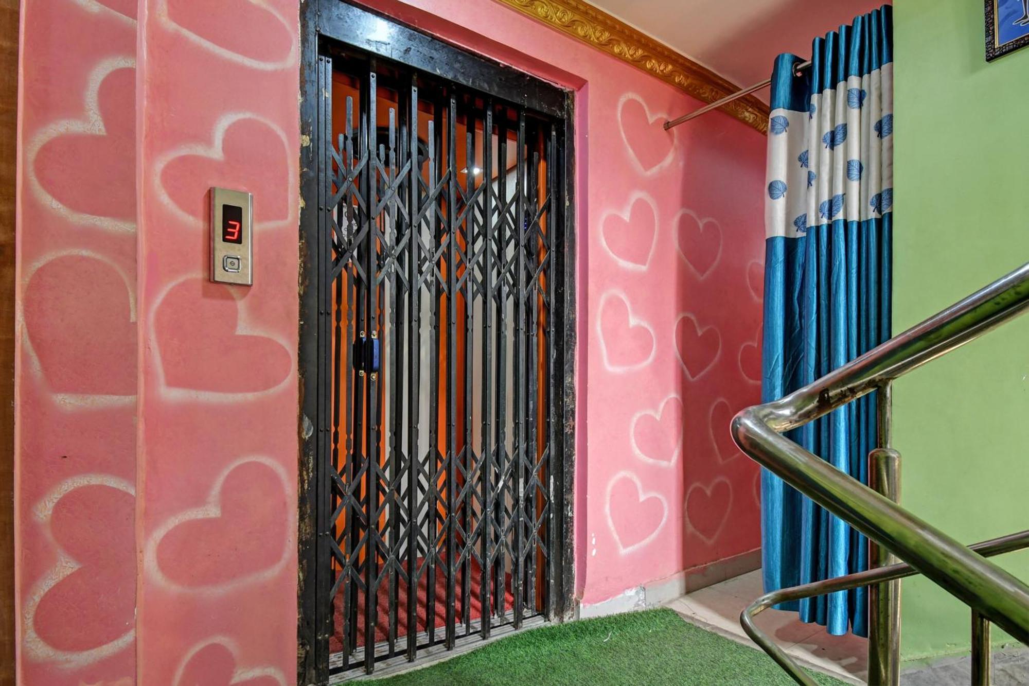 Hotel O Star View Kolkata Bagian luar foto